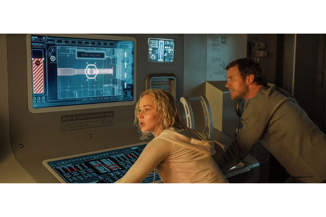 映画「パッセンジャー」特別映像が公開に!艶かしいキスシーンも収録 画像