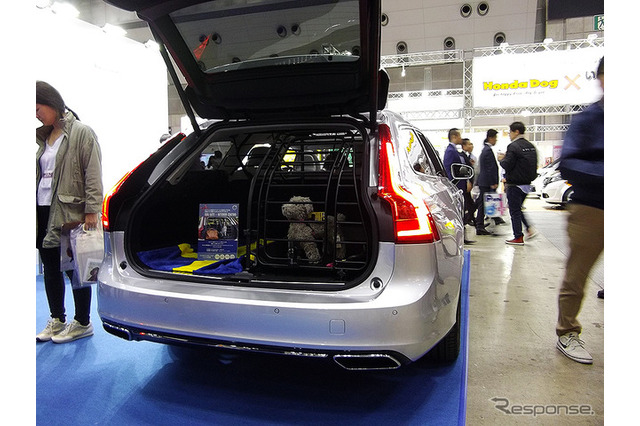 ボルボ、ドッグゲートやハーネスの重要性をInterpetsで 画像