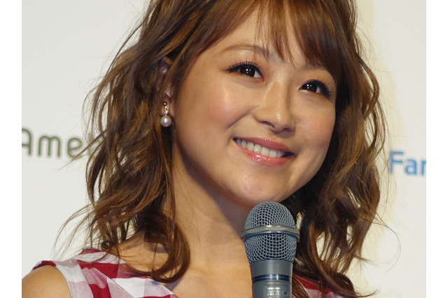 鈴木奈々、デヴィ夫人を「尊敬する“リアクション芸人”」 画像