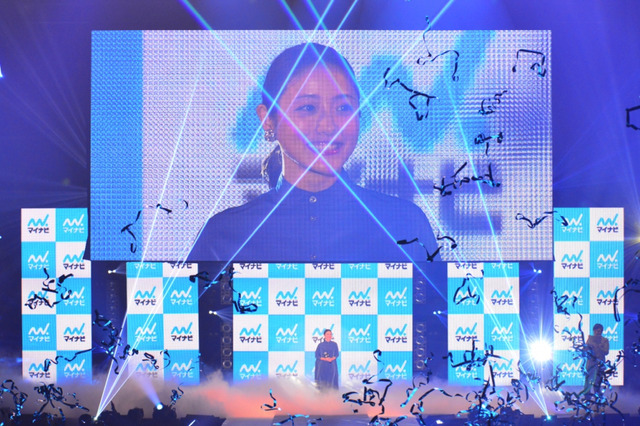 シークレットゲストに石原さとみが登場！吉田沙保里の結婚宣言も飛び出した「GirlsAward 2017」 画像
