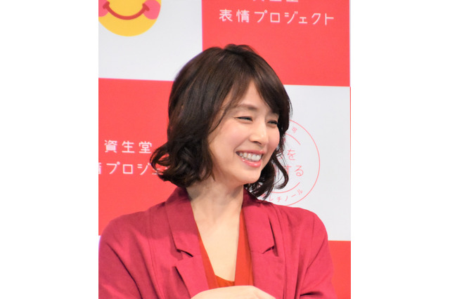石田ゆり子、インスタフォロワー数が「ひゃくまんにん」の大台に! 画像