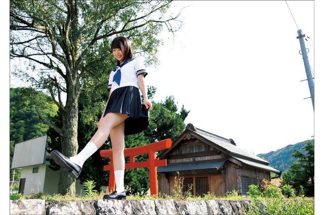元NMB48の藤江れいな、写真集発売!セーラー服&白無垢姿なども披露 画像