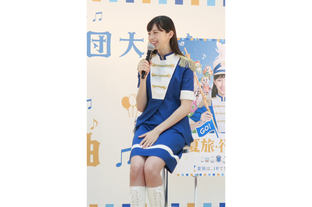 中条あやみ、美脚まぶしいマーチング衣装でイベント登場 画像