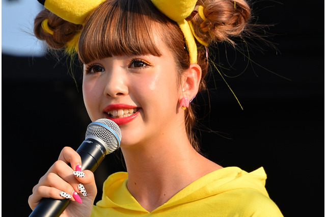 藤田ニコル、インスタ映えするカメムシを実食! 画像