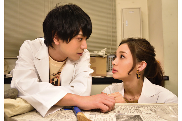 黒羽麻璃央・足立梨花がW主演！『アヤメくんののんびり肉食日誌』の主題歌＆予告映像が公開に 画像