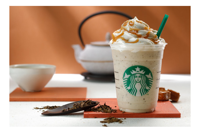 スターバックス、「ほうじ茶 クリーム フラペチーノ with キャラメルソース」を15日から発売 画像