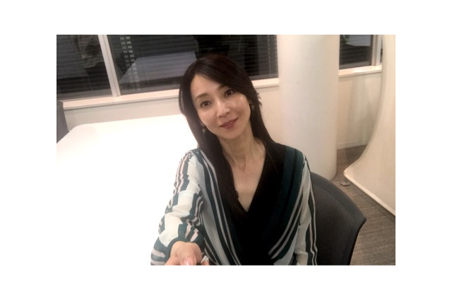 稲森いずみが公式ブログ開設！自撮り写真に反響「女神すぎ…」「奇跡のアラフォー」 画像