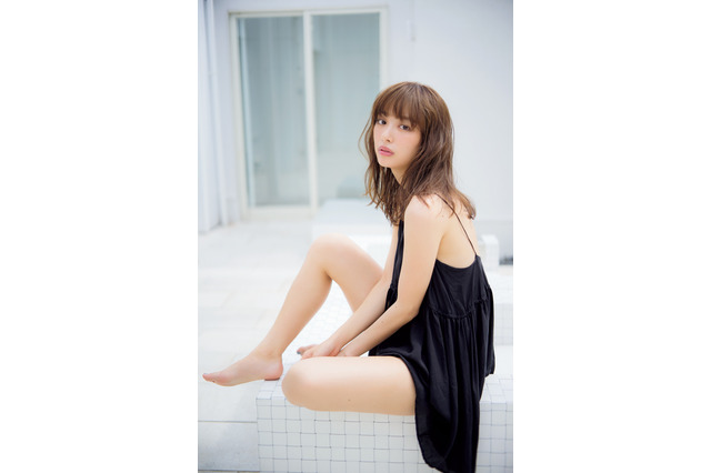 内田理央、久しぶりのグラビア撮影に大はしゃぎ! 画像