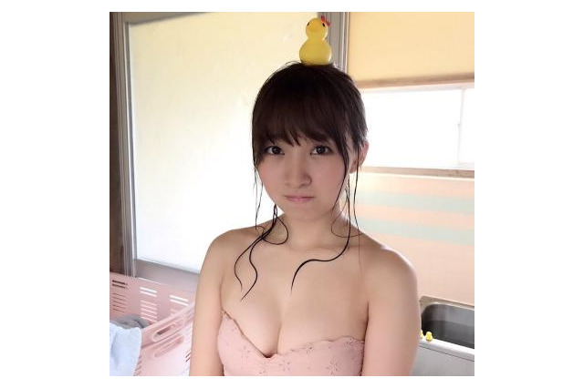 スパガ渡邉幸愛、水着オフショットを連続投稿!「なんて可憐なんだ」「笑顔かわいい」 画像