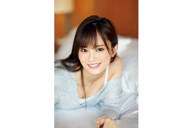 山本彩のホテル密会グラビア!「スピリッツ」に2年ぶりに登場 画像