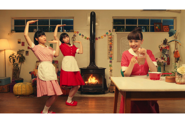 土屋太鳳、松井愛莉、広瀬すずがハイテンションでアップテンポなダンスを披露！ 画像