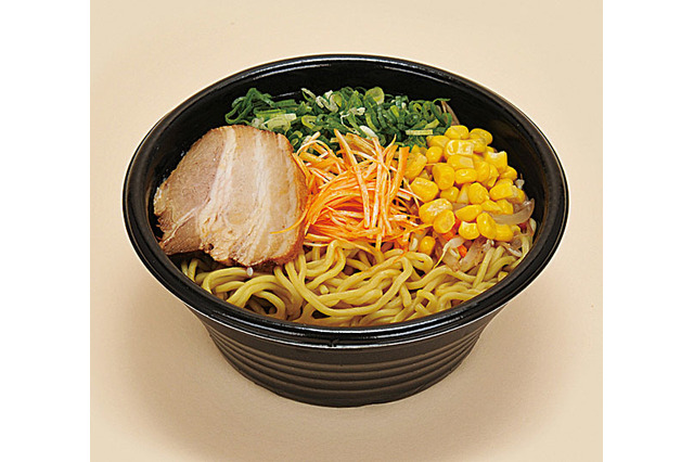 「ファミマのラーメン」シリーズから、味噌ラーメンと豚骨ラーメンがリニューアル 画像