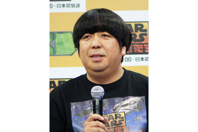 バナナマン日村、手錠マジックからの脱出に失敗しソースまみれに! 画像
