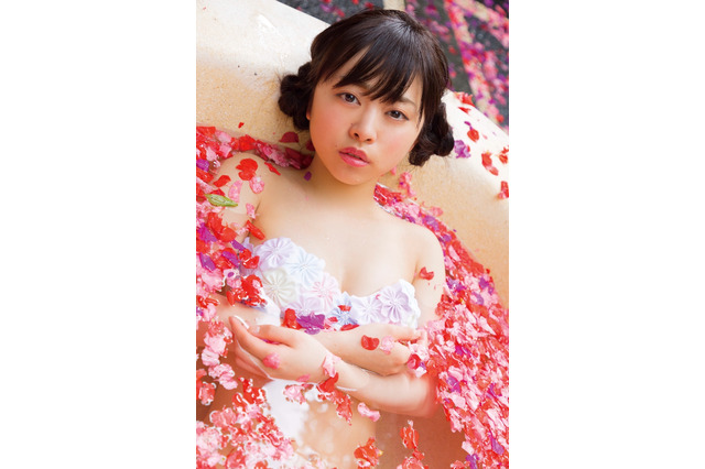 水着姿が満載!元乃木坂46・伊藤寧々がイメージDVD『ことのは』 画像