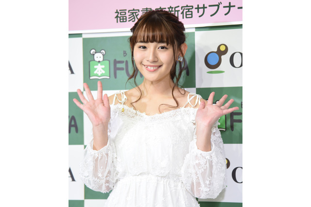 浅川梨奈、セカンド写真集発売決定！「1年前よりも成長した姿をお見せできれば」 画像