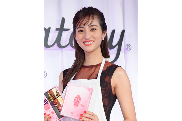 堀田茜、エプロン姿で「恥ずかしい」と悲鳴!25歳になり恋愛に焦りも? 画像