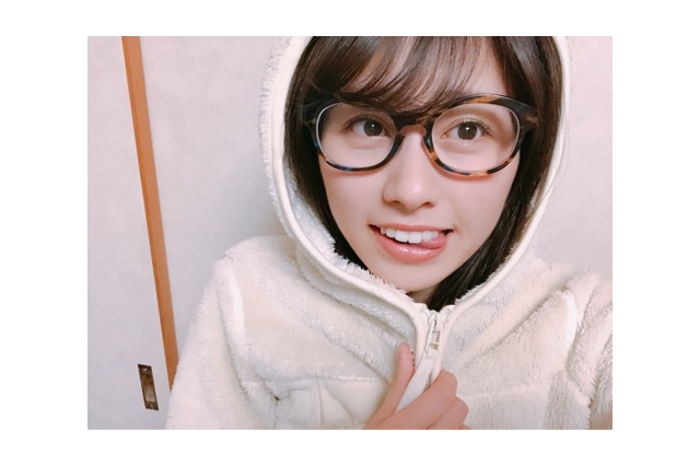 ももクロ・佐々木彩夏のメガネ姿に反響 画像