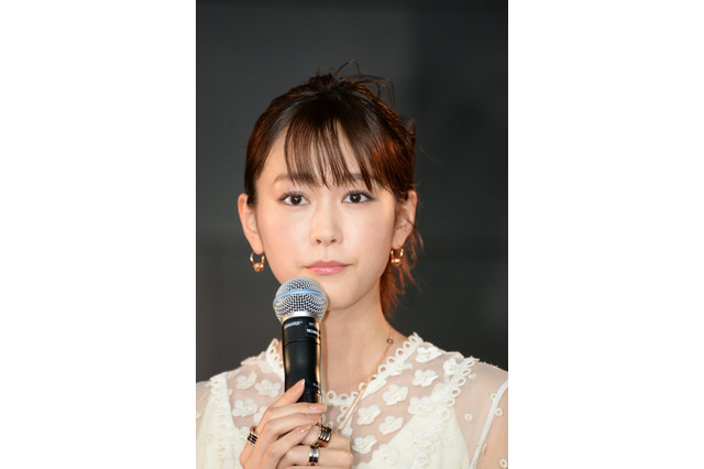 桐谷美玲、ブルガリ身に着け「頑張った自分へのご褒美はジュエリーやバックを」 画像