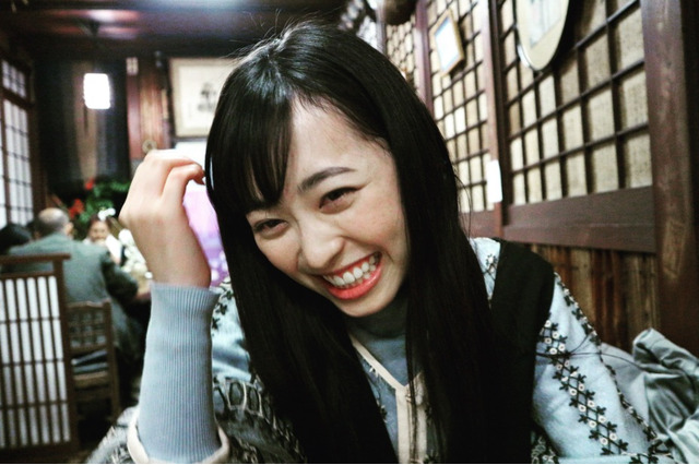 福原遥、“彼女とデートなう”ショット公開!「やってみたかったんだよね」 画像