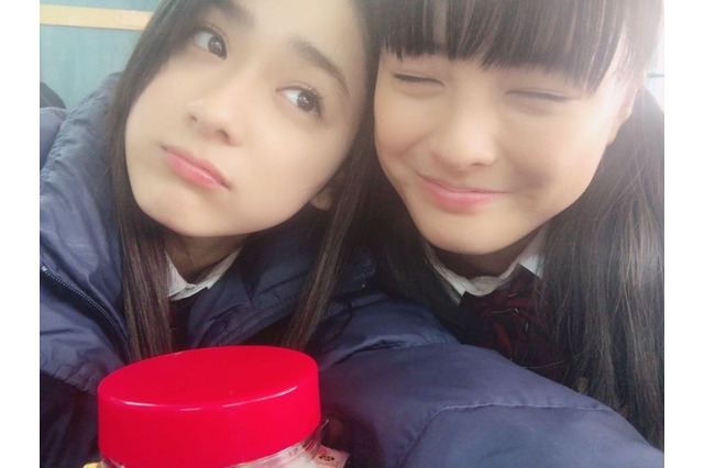 平祐奈、大友花恋とキュートな密着2ショット! 画像