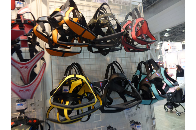 【Interpets(インターペット)2018】パムク、イタリア製ハンドメイドのハーネスを複数展示 画像