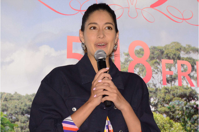 森泉、結婚＆妊娠初の公の場！ふっくらお腹で祝福の声に「ありがとう！」 画像