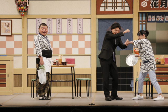 『東京グランド花月』初日が開演!人気芸人らが漫才披露、吉本新喜劇も大ウケ 画像
