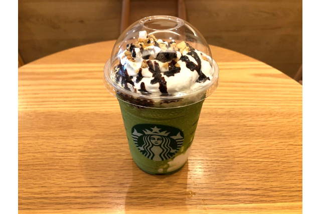 本格抹茶の味わいにフワサク食感が楽しい!スタバの「抹茶 スモア フラペチーノ」を食べてみた 画像