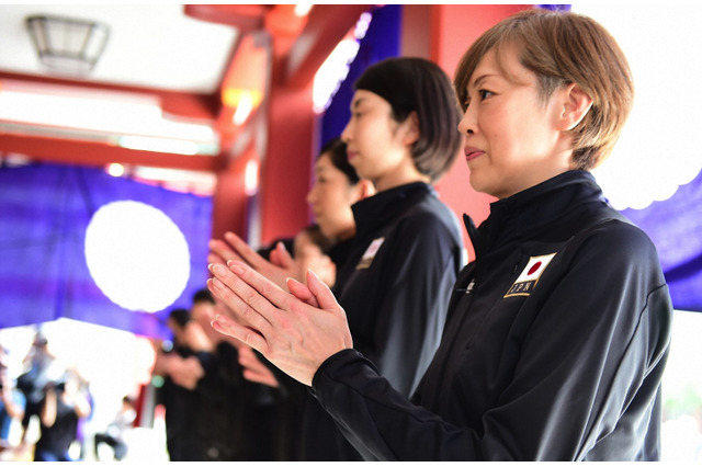 中田久美監督の誕生日に必勝祈願!女子日本代表が8年ぶりのメダル獲得に挑む 画像