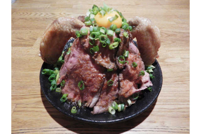 800gのローストビーフ丼が最低価格1円!? 天使のローストビーフ丼! 画像