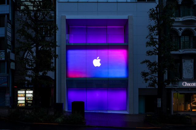 Apple渋谷、10月26日にリニューアルオープン！グラデーションカラーに変化する壁面スクリーンを採用 画像