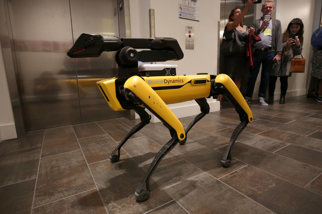 すでに300万再生突破!キレキレのムーンウォークを披露するBostonDynamicsのロボット 画像