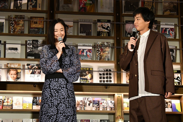 黒木華と野村周平、撮影現場で成田凌が謎だったと意気投合「変なやつでしたね(笑)」 画像