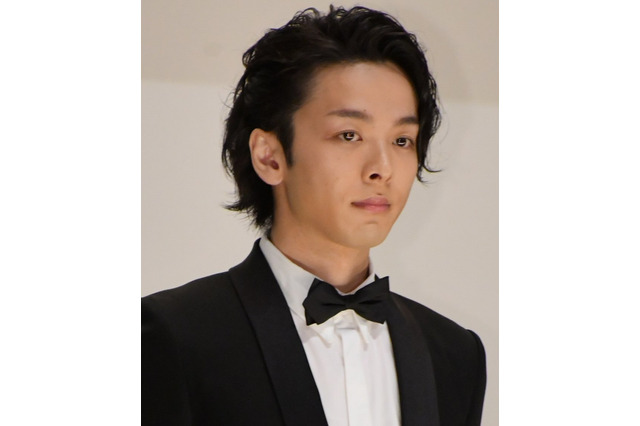 中村倫也の白塗りメイク姿に衝撃「やっちまったな」 画像