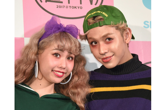 ぺこ、りゅうちぇるが子どもをあやす動画を公開!癒されるファン続出 画像