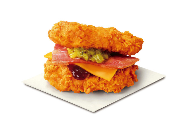 インパクト大！ケンタッキー、チキンフィレで具材をはさんだ「THE DOUBLE」を11月1日発売 画像