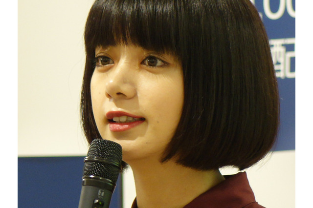 池田エライザ、生駒里奈を絶賛「肌つるっつるでかわいい」「泣けるくらい美しい」 画像
