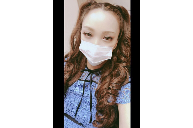 ざわちん、久しぶりにものまねメイク披露!安室奈美恵メイクに「ソックリ」 画像