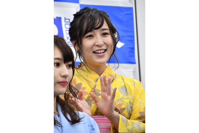 中崎絵梨奈、プールでの「10秒グラビア」動画が好評!水着姿「けしからん」「笑顔が最高」 画像