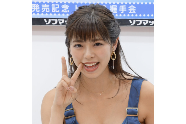 わちみなみ、写真集オフショットでグラマラスボディ大胆披露! 画像