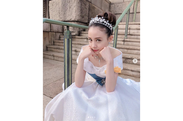トリンドル玲奈、まるでお姫様なドレス姿公開!誕生日を祝う声も多数! 画像