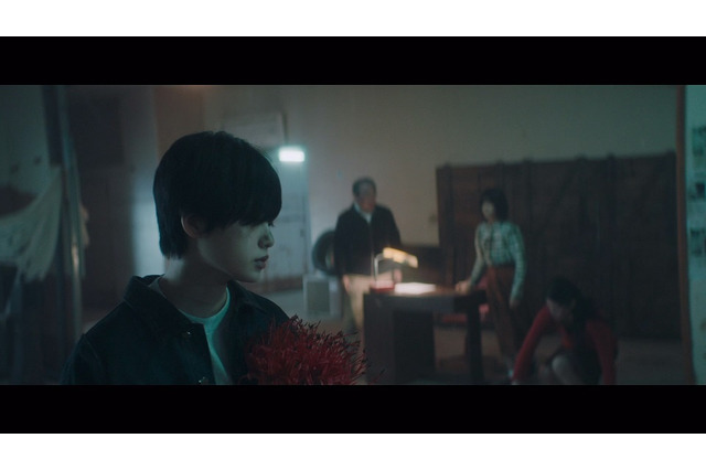 欅坂46の8thシングル『黒い羊』MV公開！センター平手の感情あふれるのダンスに注目 画像