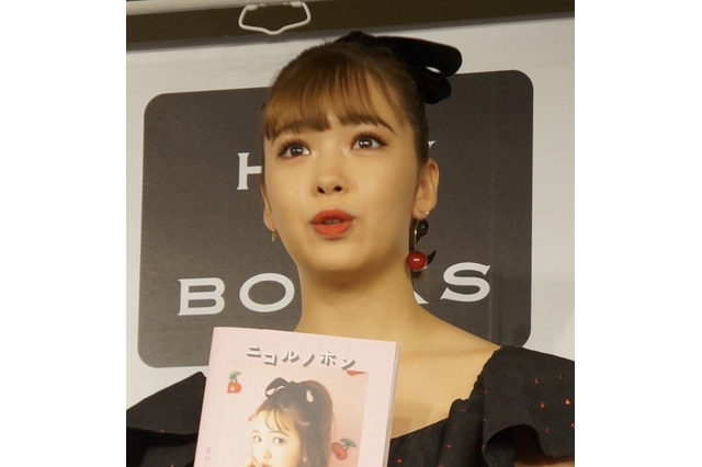 藤田ニコル、キュートで大人っぽい袴姿を披露! 画像
