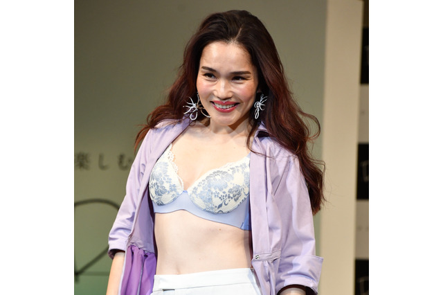 平野ノラ、下着モデルで“女っぷり”が上がった! 夫は「まんざらでもない感じ」とおのろけも 画像