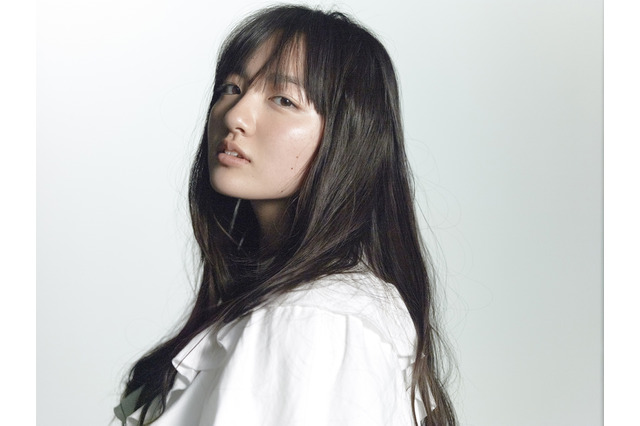 湖池屋CMで圧倒的歌唱力披露の鈴木瑛美子がメジャー・デビュー決定! 画像
