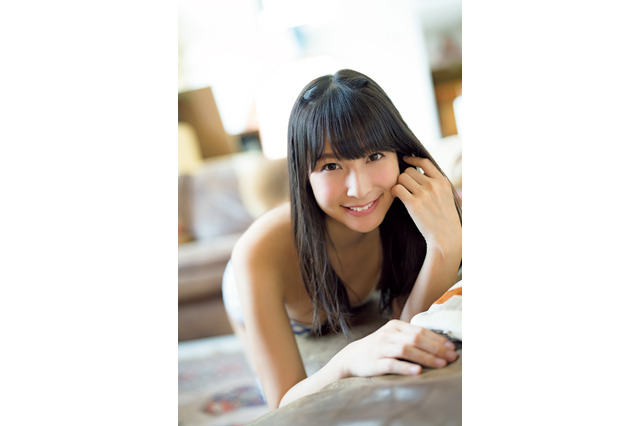 川崎あや、スレンダーボディの魅力さく裂!『スピリッツ』表紙登場 画像