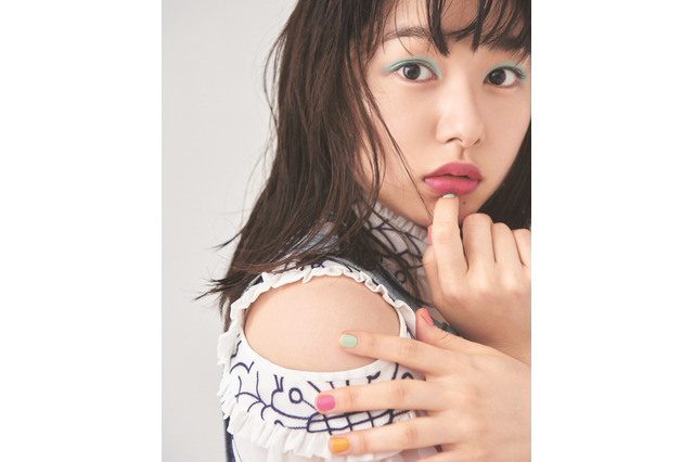 桜井日奈子、魅惑的なリップで誌面に登場!ファンを虜に 画像