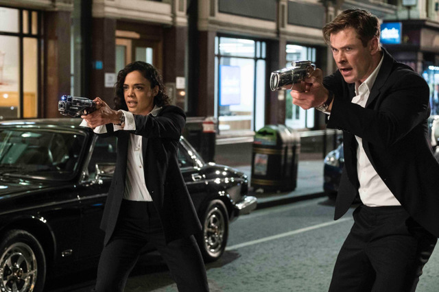 対エイリアン銃をぶっ放す映像解禁...『MIB』最新作 画像