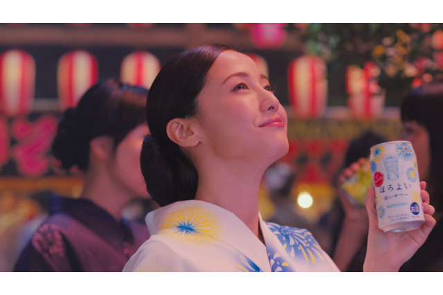 沢尻エリカ、佐藤健が浴衣姿で夏祭りに！友人のあの人たちも出演 画像