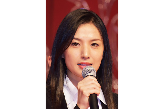 クールビューティー芦名星は、意外に面白い人? 新ドラマ「W県警の悲劇」共演者から明かされる。 画像